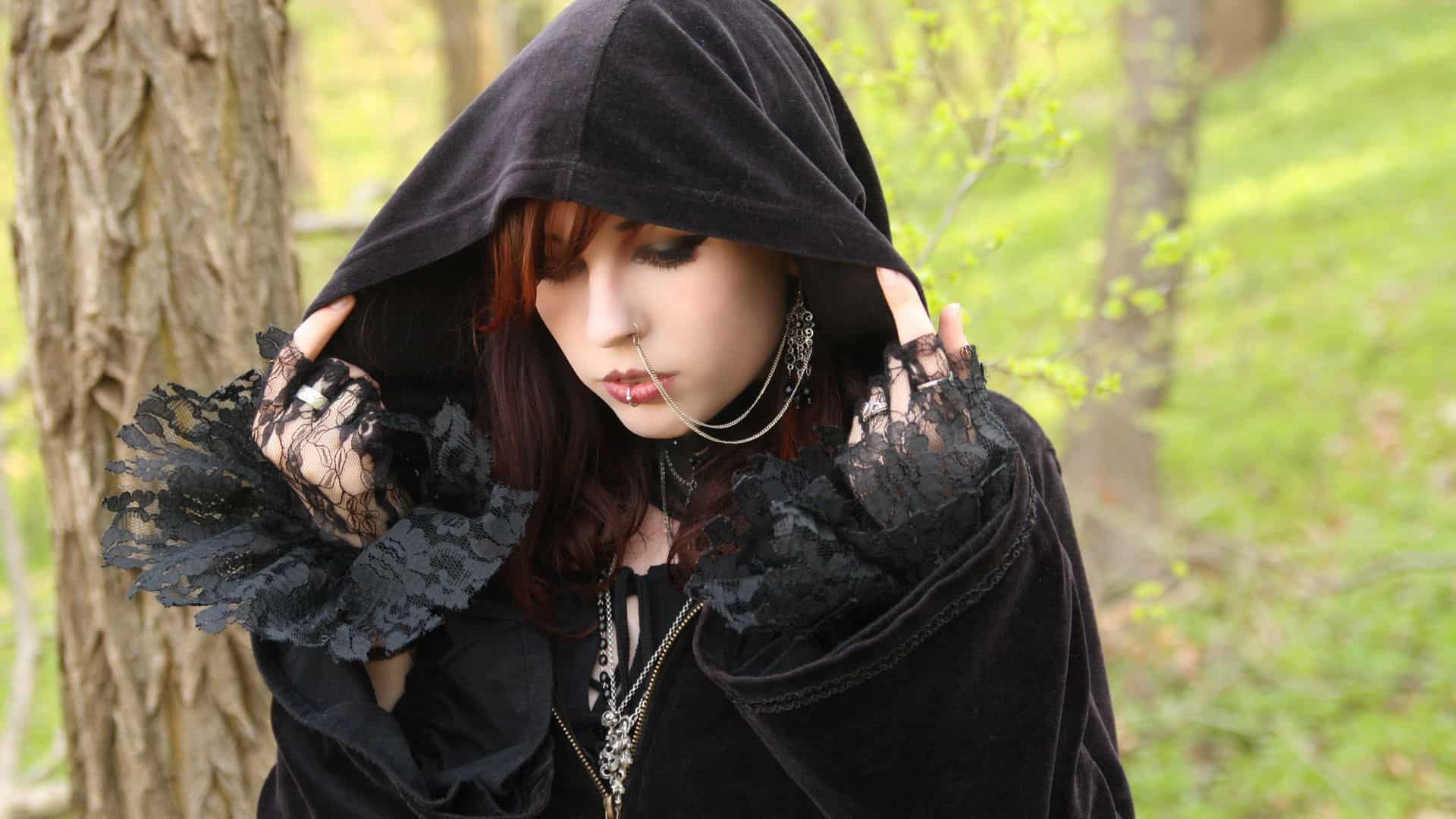 romantic goth fashion